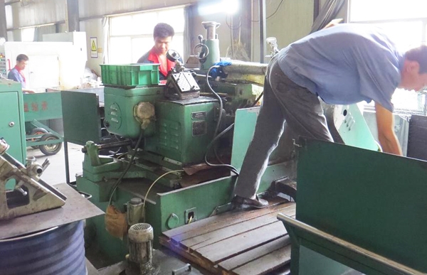 Grinder workshop, equipment